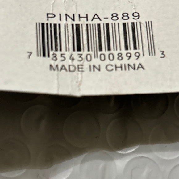 Happy Halloween black w/ silver fang Bat Brooch Pin On Card Brooch Gothic EMO - Picture 8 of 9